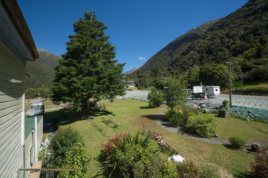 Otira Stagecoach Hotel Exterior foto